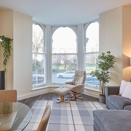 Host & Stay - South Cliff Apartment Scarborough Bagian luar foto